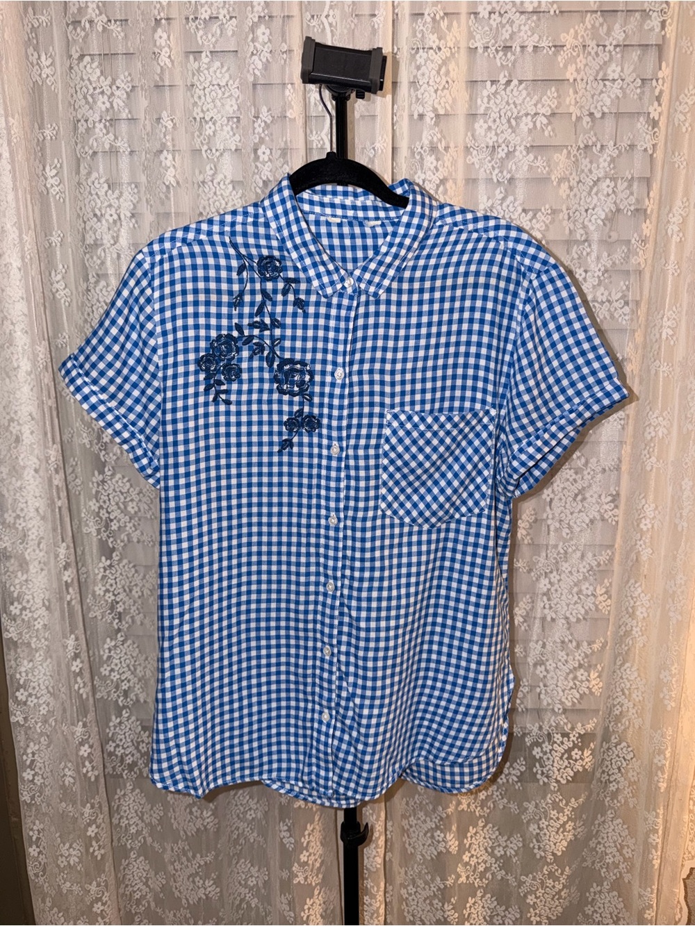 Blue Gingham Short-Sleeve Button-Up Shirt with Floral Embroidery